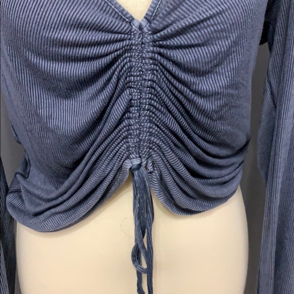 AE long sleeve top - Picture 3 of 5